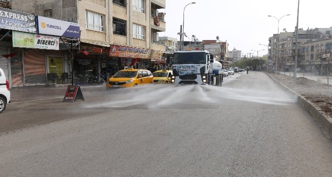 Dezenfekte çalışmaları sürüyor