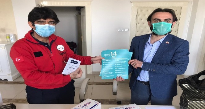 Sahada çalışan gazetecilere hijyen malzemesi