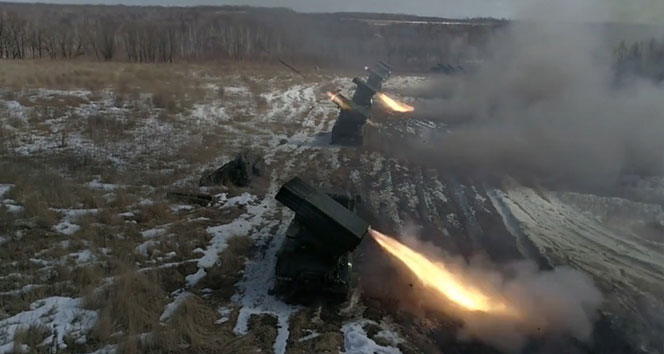 Rus ordusundan 2 farklı bölgede roketatar ve helikopterli tatbikat