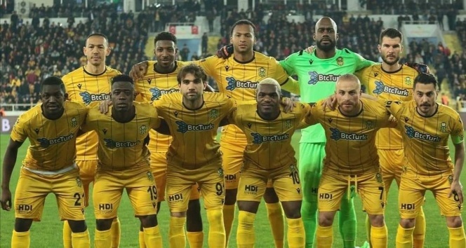 Yeni Malatyaspor&#039;da 10 futbolcunun sözleşmesi sona eriyor