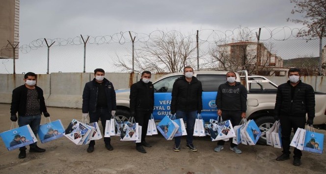 Şırnak’ta gazetecilere hijyen malzemeleri dağıtıldı