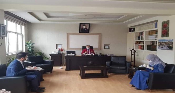 Uşak’ta ‘sosyal mesafeli’ nikah