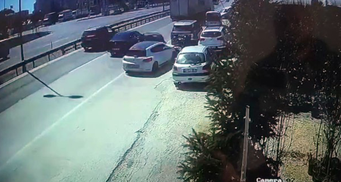 E-5’te 6 araçlı zincirleme kaza kamerada