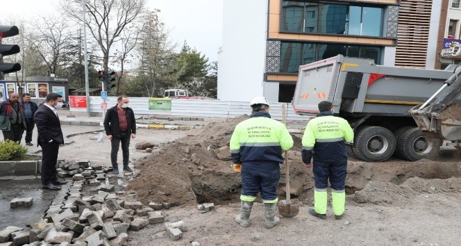 Belediye Başkanı Arı, çalışma alanlarında incelemelerde bulundu