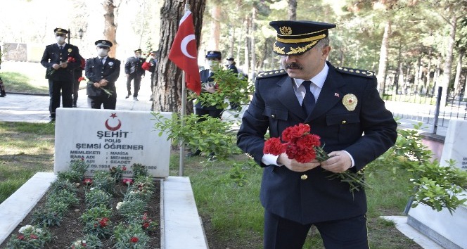 Burdur’da sosyal mesafeli Polis Günü kutlaması
