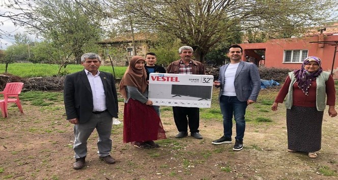 Kaymakam Bey’ kendisine mektup yazan öğrenciyi sevindirdi