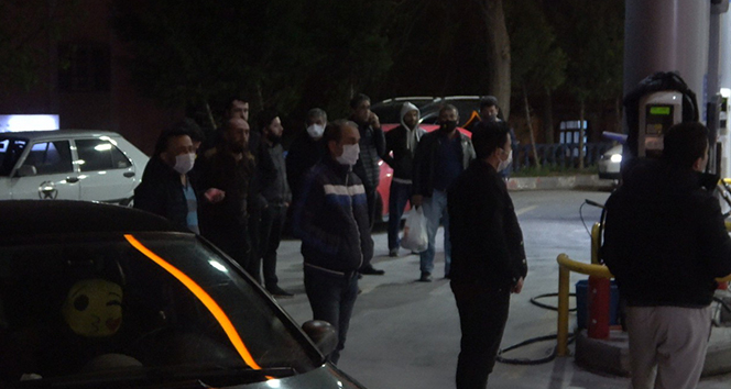 Sokağa çıkma yasağını duyanlar fırın, market ve benzin istasyonlarına akın etti