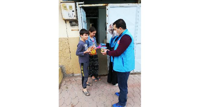 Çocuklara oyuncak dağıtıldı