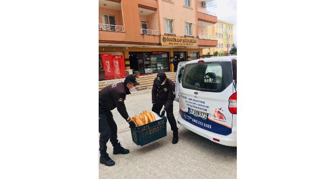 Artuklu Kaymakamlığından evlere ekmek dağıtımı