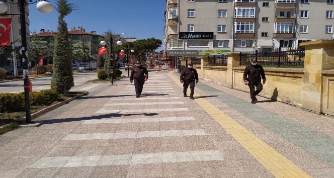 Yozgat’ta cadde ve sokaklar polis ve bekçilere kaldı