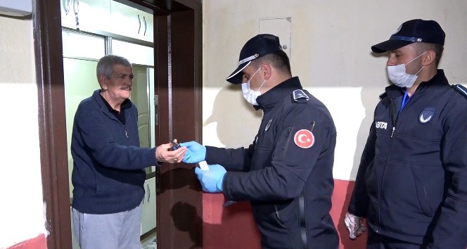 Milli Dayanışma Kampanyası’na mesaj gönderemeyince zabıtadan destek aldı