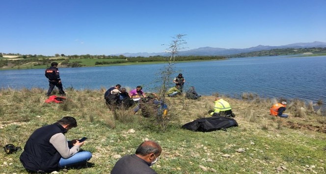 Baraj gölünde kaybolan gencin cesedi bulundu