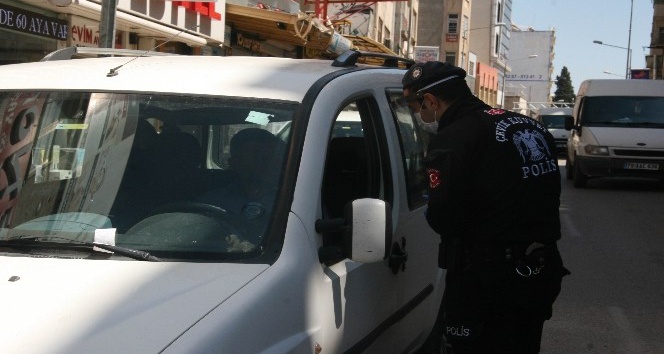 Doğal karantina ortamının oluştuğu Kilis’te sosyal mesafe denetimi