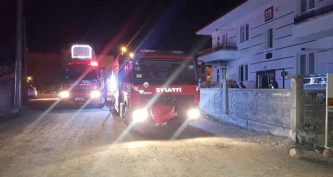 Karaman’da evi yanan genç kadın gözyaşlarına boğuldu