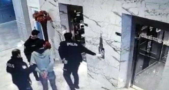 Rambo bıçağıyla önce arkadaşını sonra kendini bıçakladı: 2 ölü