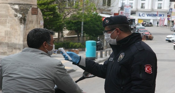 Korona korkusunun dize getiremediği motosiklet sürücüleri denetimlerle yola geldi