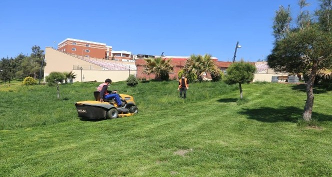 Parkların bakımları yapılıyor