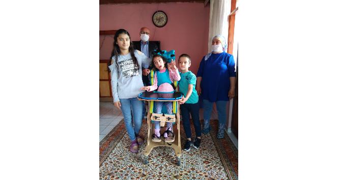 Serebral palsy hastası 9 yaşındaki çocuk artık oturabiliyor