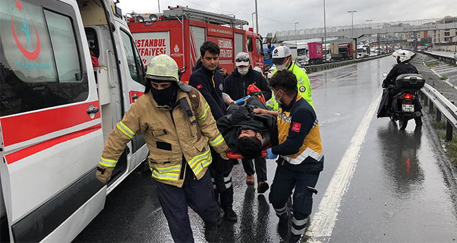 Beylikdüzü'nde feci kaza; kilometrelerce kuyruk oluştu