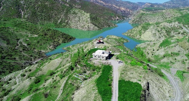 Uludere’de yapılan barajlar kartpostallık görüntüler oluşturdu