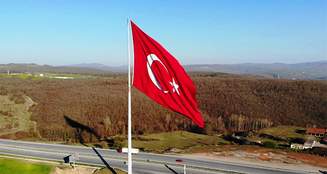 Türkiye’nin en büyük bayrağı Samsun'da dalgalanıyor