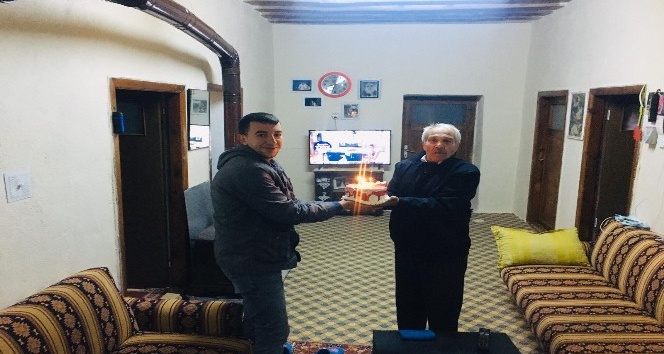 Mehmetçikten babasına doğum günü sürprizi