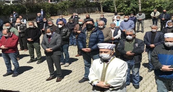 Türk Metal Sendikası Onursal Başkanı Mustafa Özbek toprağa verildi