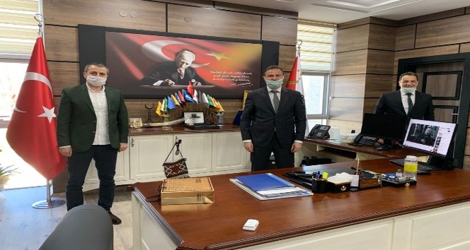 Polis Haftasını ‘siper maske’ hediye ederek kutladılar