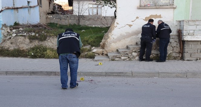 Karaman’da bıçaklı kavgada bir kişi yaralandı