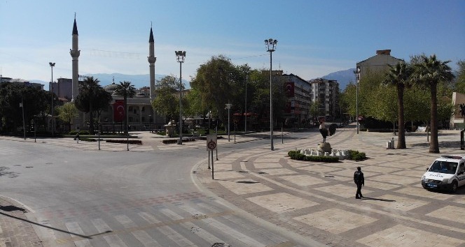 Denizli sokağa çıkma kısıtlaması sonrası hayalet şehre döndü İhlas Haber Ajansı