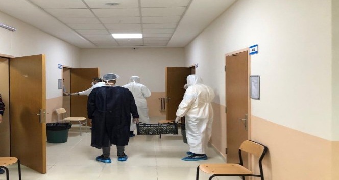 Sağlık-Sen Şırnak Şubesinden sağlık çalışanlarına tatlı ikramı