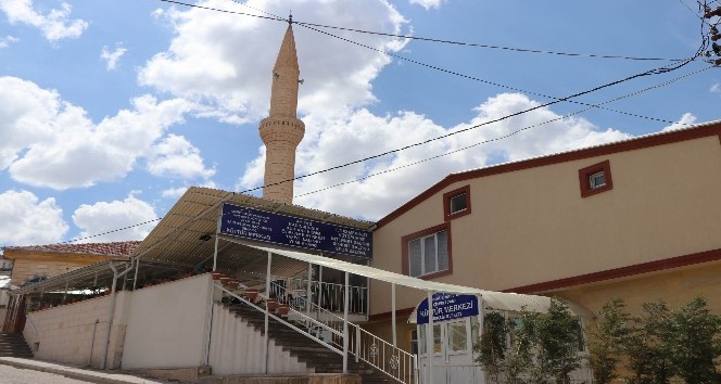 Cami imamı camiyi iyilik marketine çevirdi