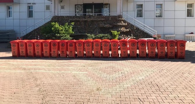 Bahşılı’da ’tıbbi atık’ kutuları yerleştirildi
