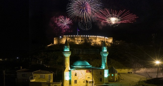 Nevşehir Kalesi ışıl ışıl