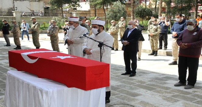 Hakkari’de nöbet sırasında şehit olan asker Kızıltepe’de toprağa verildi
