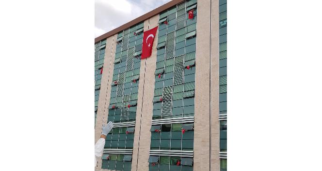 Nevşehir’de karantina altındaki Türk işçiye doğum günü sürprizi
