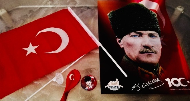 Kırşehir Belediyesi, “Evlerimiz Okulumuz, Odalarımız Sınıflarımız” sloganı ile 23 Nisan’a hazırlık yaptı