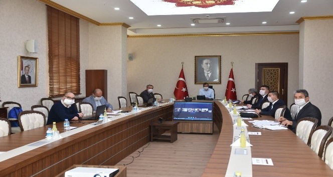 Vali Sezer: “Hedefimiz bütün köylerimizi belli standartlara kavuşturarak örnek köyler haline getirmek”