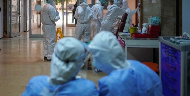 İstanbul’daki sağlık savaşçılarının Korona ile mücadelesi böyle görüntülendi