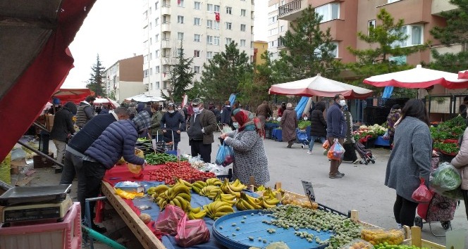Ramazan Bayramı ve sokağa çıkma yasağı etkisiyle sokaklar doldu taştı