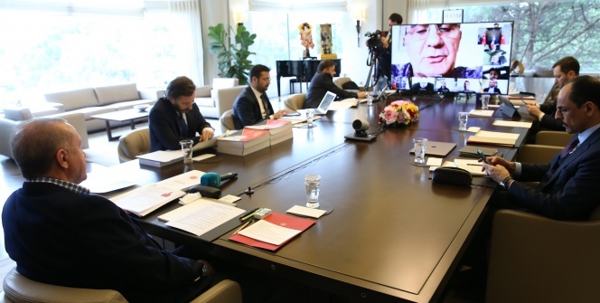 Cumhurbaşkanı Erdoğan, Nihat Özdemir ve A Milliler ile video konferansla görüştü