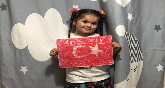 Silopi’de çocuklar 23 Nisan’ı evlerinde kutladı