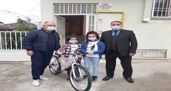 Sokakta dolaşmadılar, koronaya bulaşmadılar, ödülü kaptılar