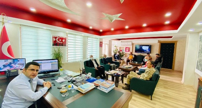 Sağlık-Sen Şırnak Şube Başkan Vekili Anmal Beytüşşebap’ta sağlık çalışanları ile bir araya geldi
