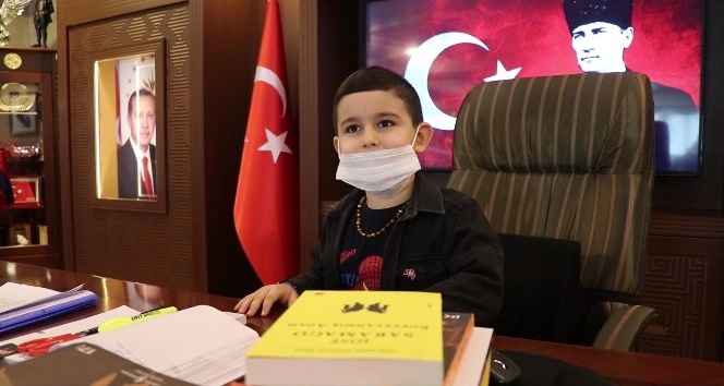 Annesi sağlık çalışanı, babası polis olan Yağız, temsili başkan oldu