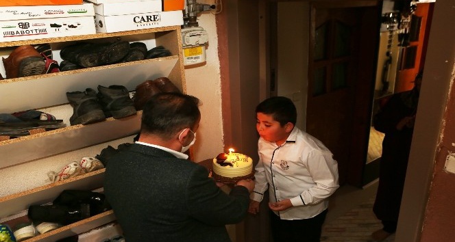Bolu’da, Başkan Özcan’dan çocuklara sürpriz doğum günü