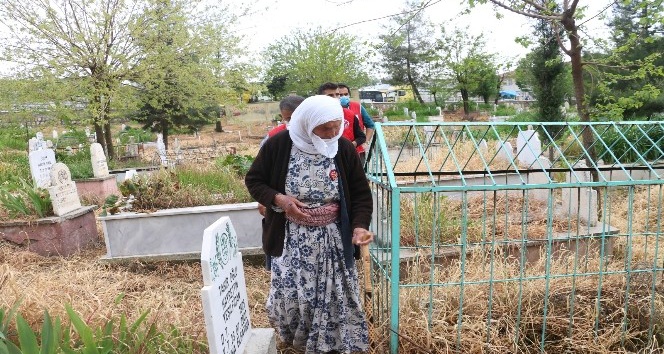 Siirt’te 80 yaşındaki şehit annesi oğlunun mezarına götürüldü