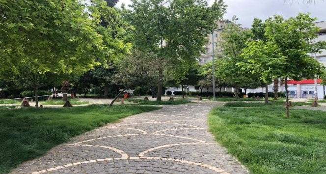Kızıltepe Cumhuriyet Meydanı sessizliğe büründü