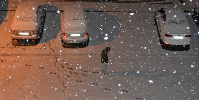 Nisan ayında yağan kar şaşırttı!
