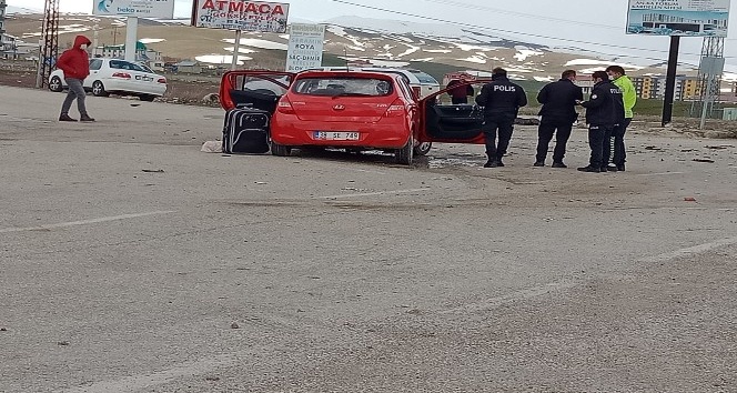 Karayazı’da trafik kazası: 3 yaralı